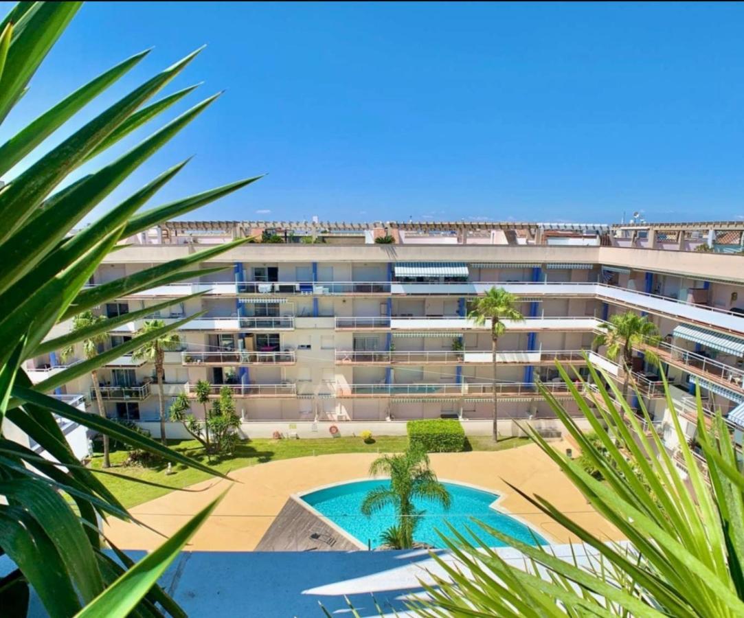 Superbe Appartement Avec Solarium Et Piscine Communautaire Roses Esterno foto