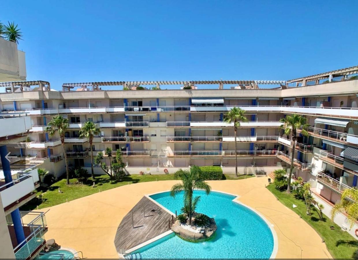 Superbe Appartement Avec Solarium Et Piscine Communautaire Roses Esterno foto