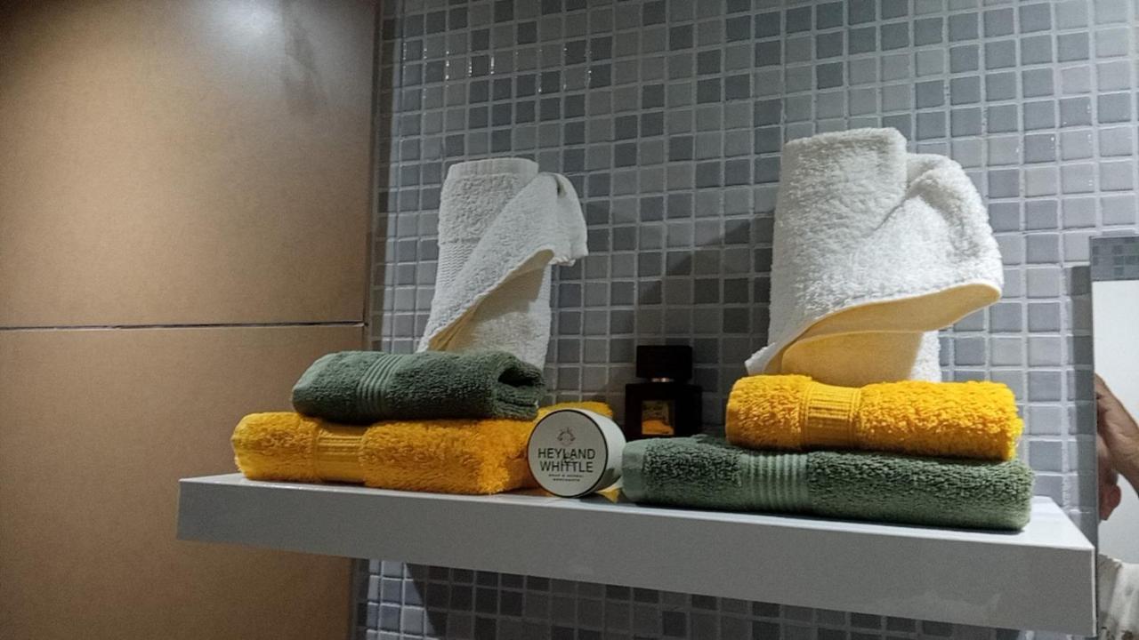 Superbe Appartement Avec Solarium Et Piscine Communautaire Roses Esterno foto